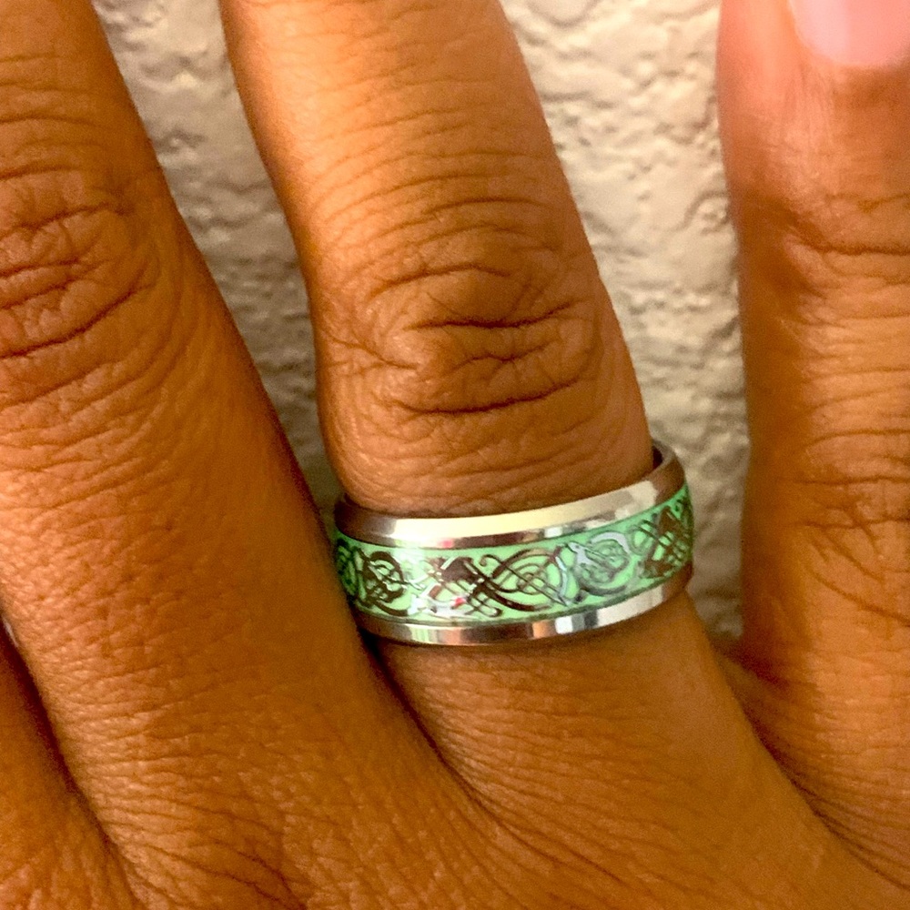 Glow in the dark silver tone ring